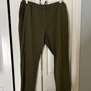 Zella Women's Olive Cropped Pants